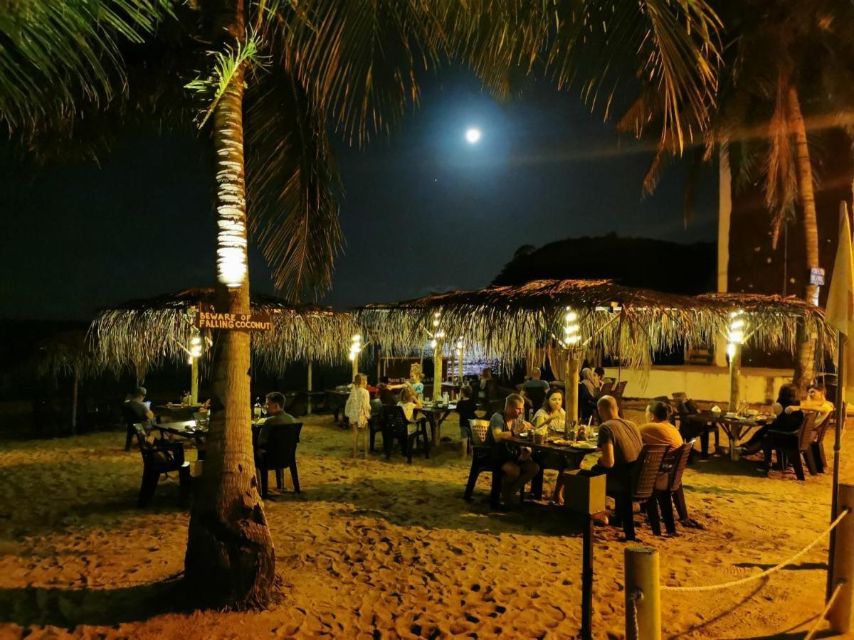 The Barat Tioman Beach Resort Kampong Juara Kültér fotó