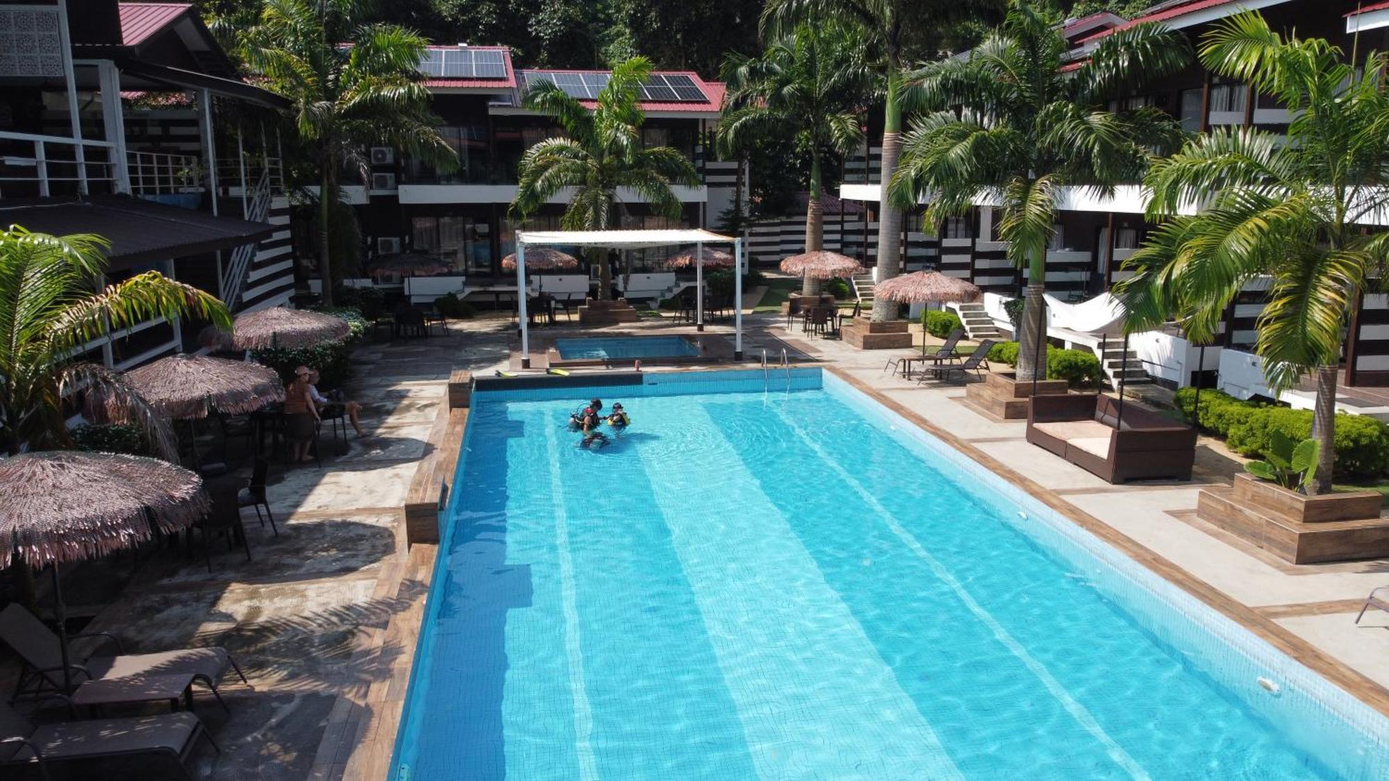 The Barat Tioman Beach Resort Kampong Juara Kültér fotó